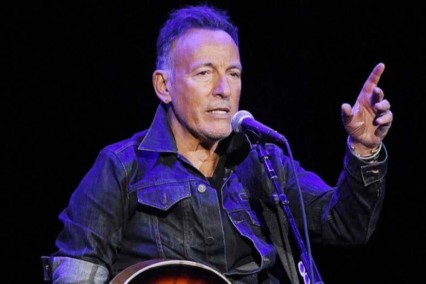 Bruce Springsteen Invites Taylor Swift To His Tour