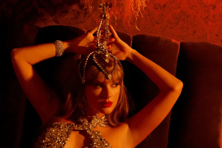 Joe Jonas Calls Taylor Swift “The Greatest Artist of Our Generation” - 17 Years After Their Breakup