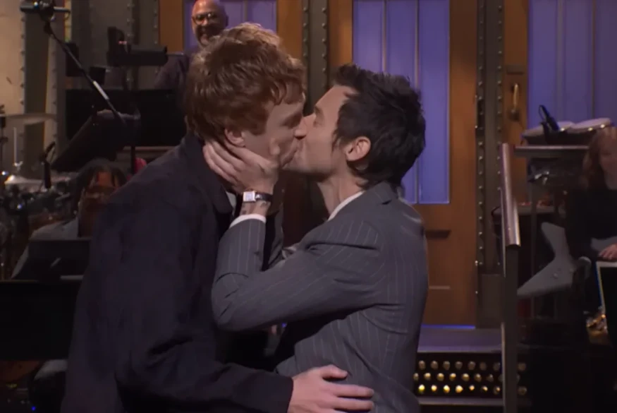 Harry Styles Responds to Sexuality Talk With On-Stage Kiss During SNL Appearance